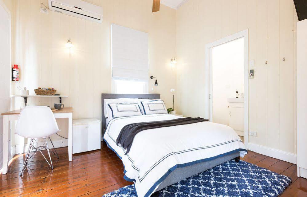 99 Kirkland Bed & Breakfast Brisbane Exterior photo